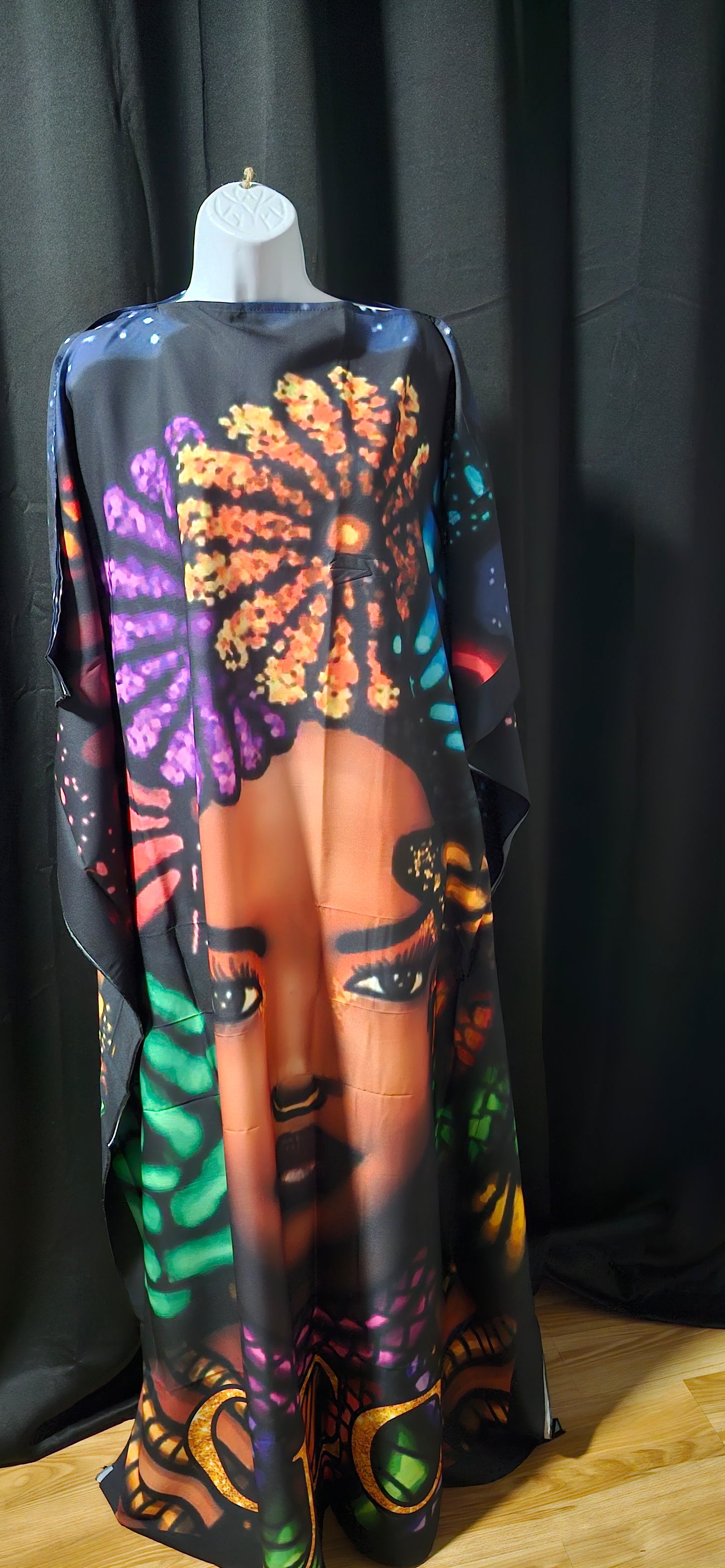 Black, Green, & Red Portrait Silk-Like Kaftan