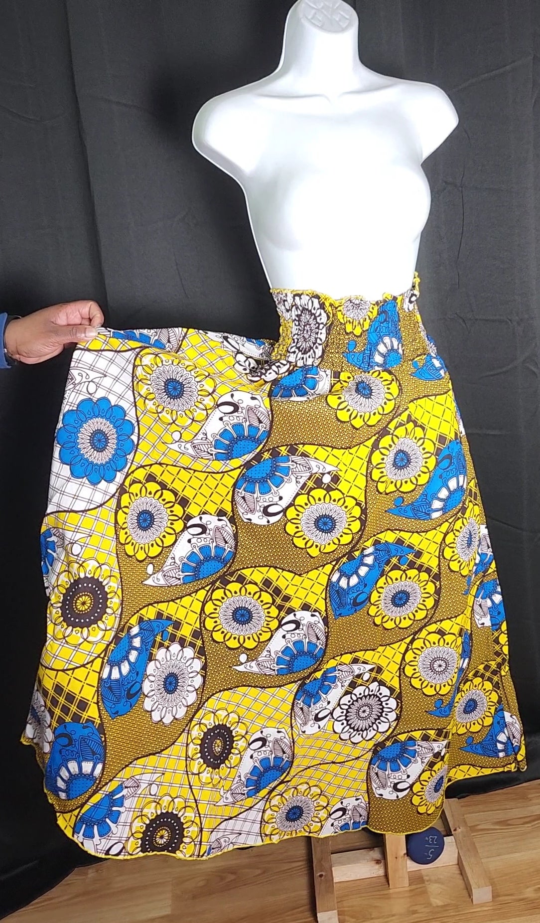 Skirt with blue and yellow floral pattern